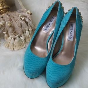 Steve Madden Turquoise Snake Texture Platform Heel